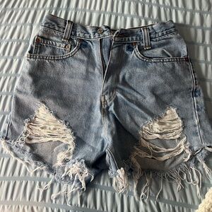 Women’s levi jean shorts in W36